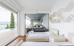 Exclusive Lake Villa