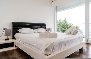 Exclusive Lake Villa