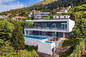 Sunrise The Twin Villa