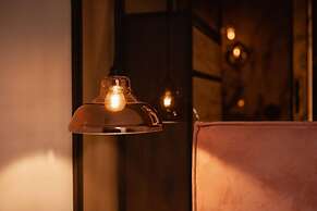 The Luxury Garden Apartment