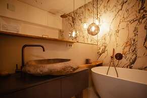 The Luxury Garden Apartment