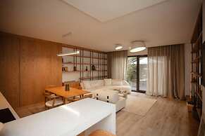 The Luxury Garden Apartment