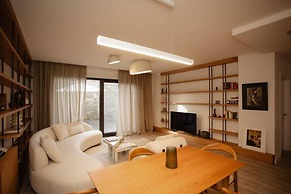 The Luxury Garden Apartment