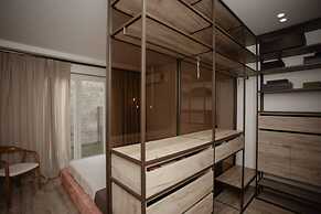 The Luxury Garden Apartment