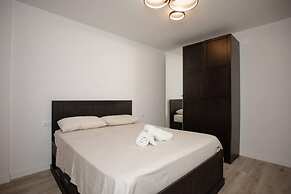 The Luxury Garden Apartment