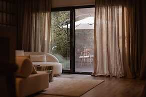 The Luxury Garden Apartment