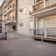 The Luxury Garden Apartment