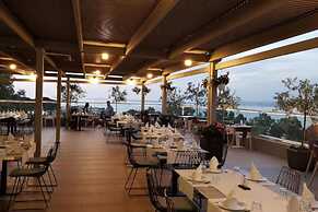 The Coastal Apartment