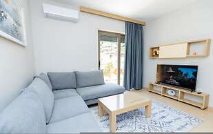 The Coastal Apartment