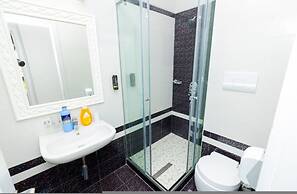 The Coastal Apartment