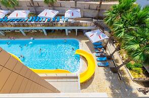 The Coastal Apartment