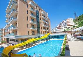 The Coastal Apartment