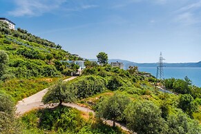 Exclusive Seafront Apartments Apartment 2