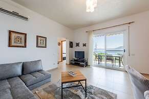 Exclusive Seafront Apartments Apartment 3