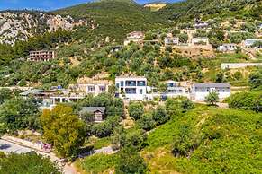 Exclusive Seafront Apartments Apartment 3
