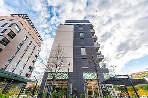 The Funky Apartment Free Parking