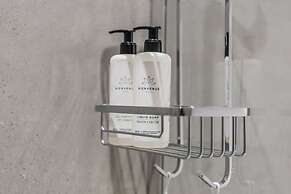 The Funky Apartment Free Parking