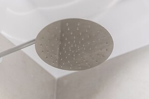 The Funky Apartment Free Parking