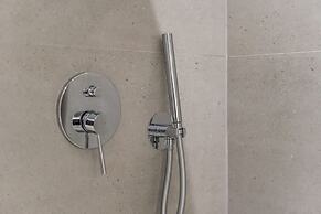 The Funky Apartment Free Parking