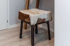 The Funky Apartment Free Parking