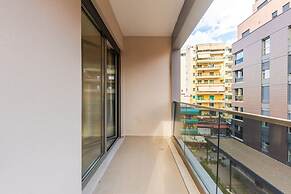 The Funky Apartment Free Parking