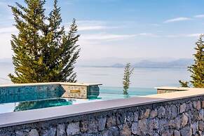 Villa Serenity Luxury Lakeside Manor