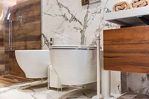 Villa Serenity Luxury Lakeside Manor