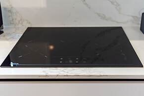 Villa Serenity Luxury Lakeside Manor