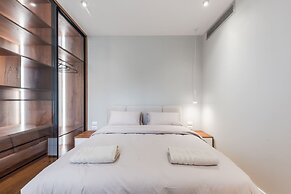 Villa Serenity Luxury Lakeside Manor