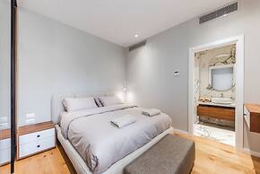 Villa Serenity Luxury Lakeside Manor