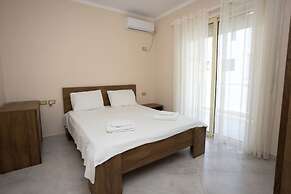 Central Seaview Apartment