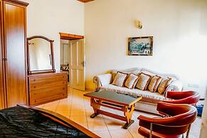 City Grove Blooms and Beds