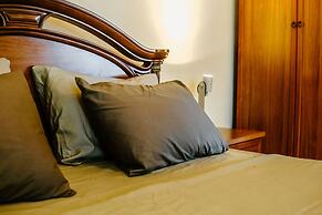 City Grove Blooms and Beds