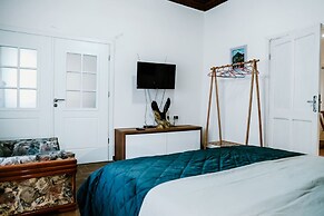 City Grove Blooms and Beds