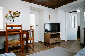 City Grove Blooms and Beds