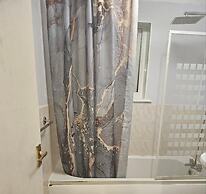 Cozy Romford Escape With Modern Amenities