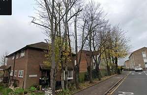 Cozy Romford Escape With Modern Amenities