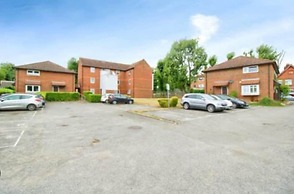 Cozy Romford Escape With Modern Amenities