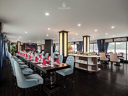 Aqua Elegance Cruise