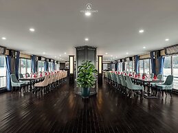 Aqua Elegance Cruise