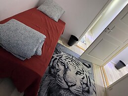 9 bedrooms villa