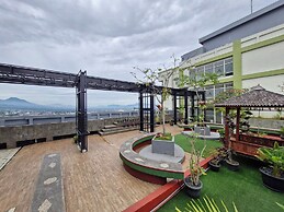 High Livin Apartment Parahyangan