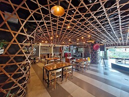 High Livin Apartment Parahyangan