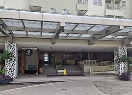 High Livin Apartment Parahyangan