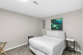 Lake View Newly Renovated