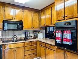 The Gleaming Gemstone on Gilmore