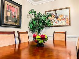 The Gleaming Gemstone on Gilmore