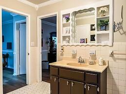 The Gleaming Gemstone on Gilmore