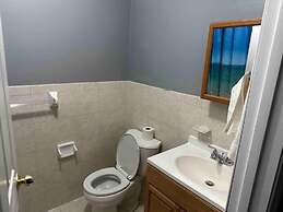 Divine Villa & Resorts 65 Sherman