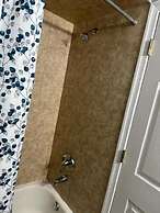 Divine Villa & Resorts 65 Sherman